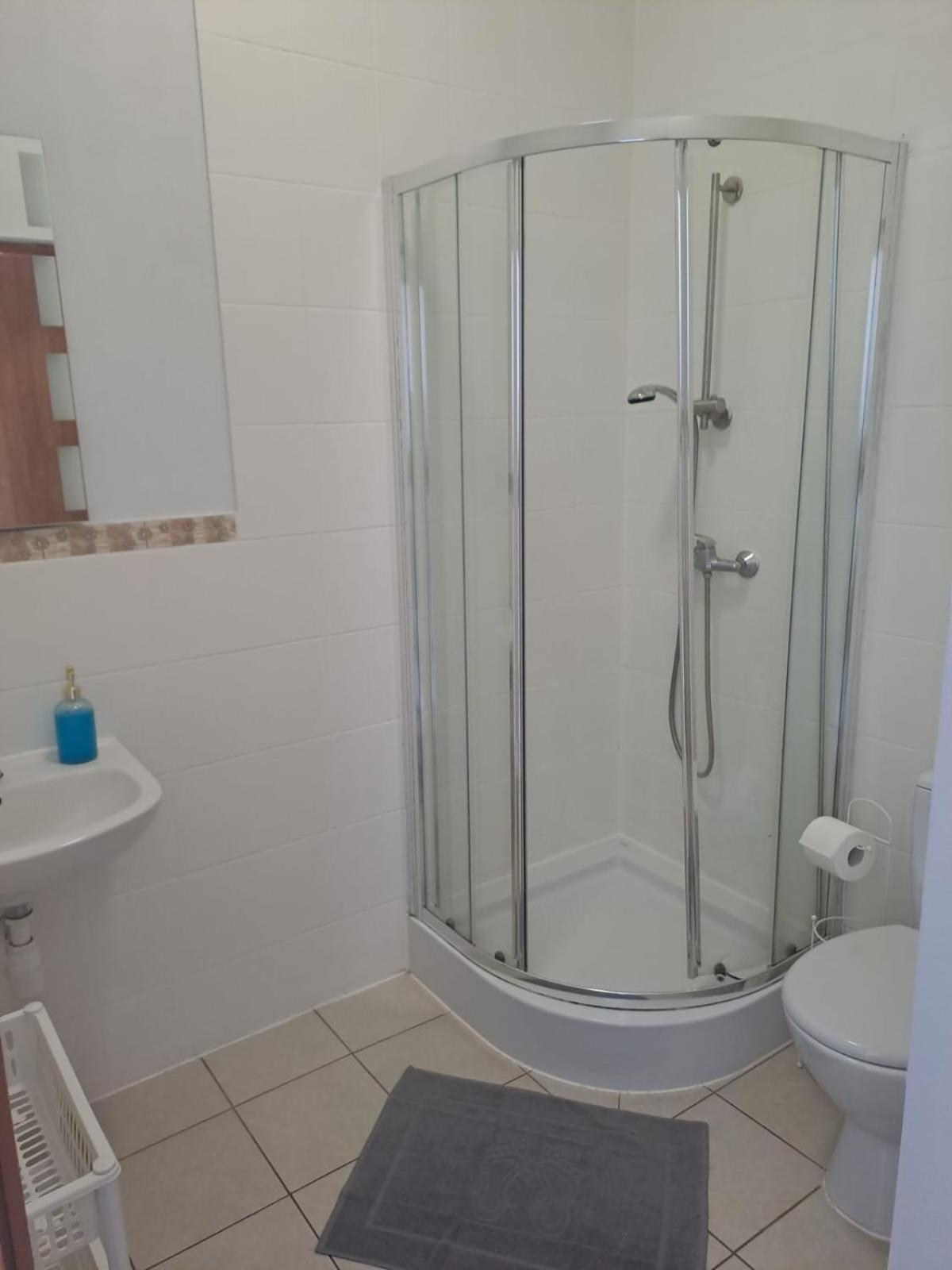 Sredzka Korona Hotel Środa Śląska Buitenkant foto